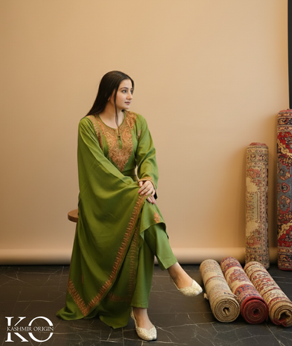 Green Aari Embroidered Woolen Co ord Set With Shawl