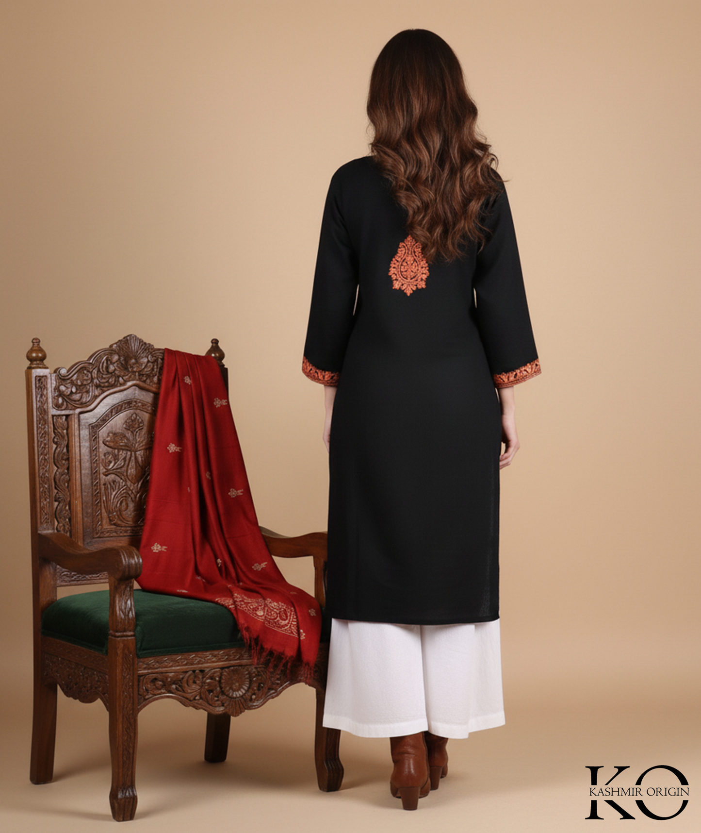Black Minimal Design Aari Embroidered Phiran