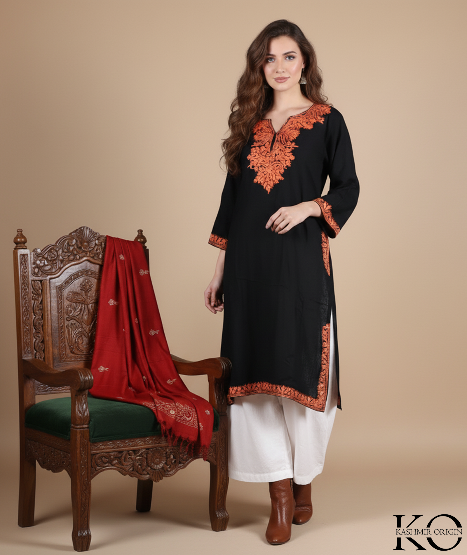 Black Minimal Design Aari Embroidered Phiran